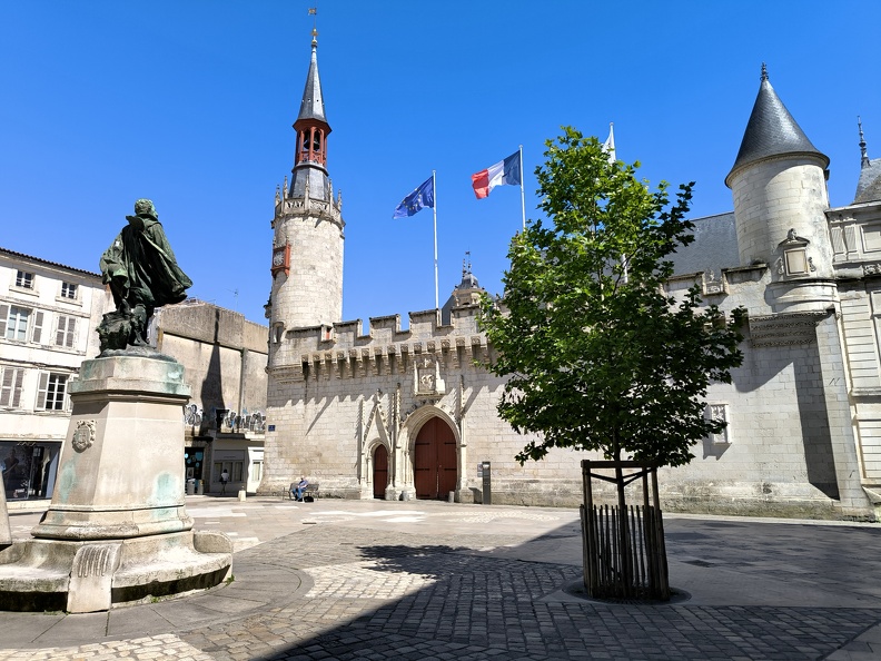 Hôtel de ville de La Rochelle : Un joyau historique et architectural